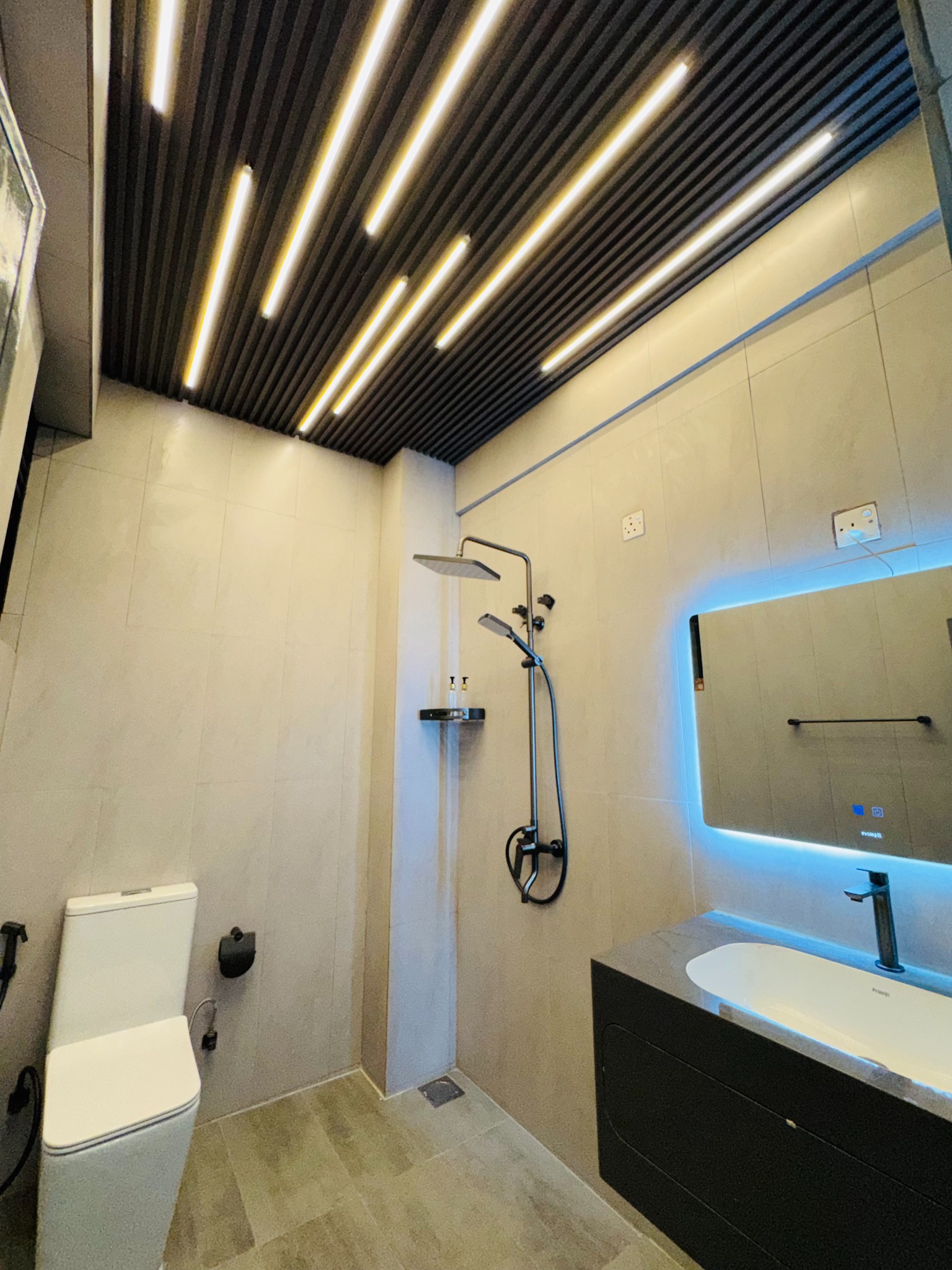 Maiylon Residence bathroom
